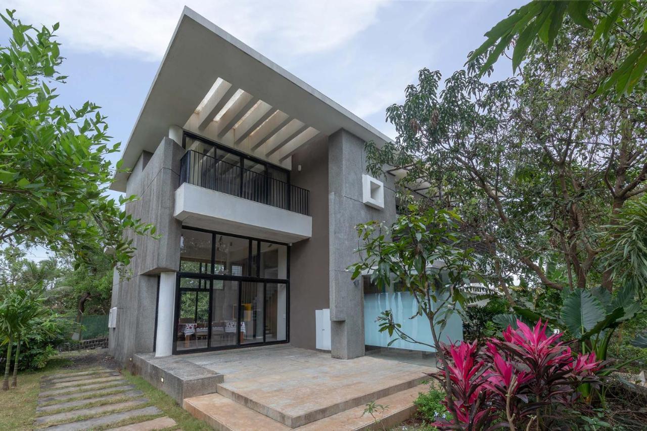 Villa Foresta By Stayvista With Modern Decor, Swimming Pool & Expansive Lawn For A Perfect Escape Lonavala Buitenkant foto