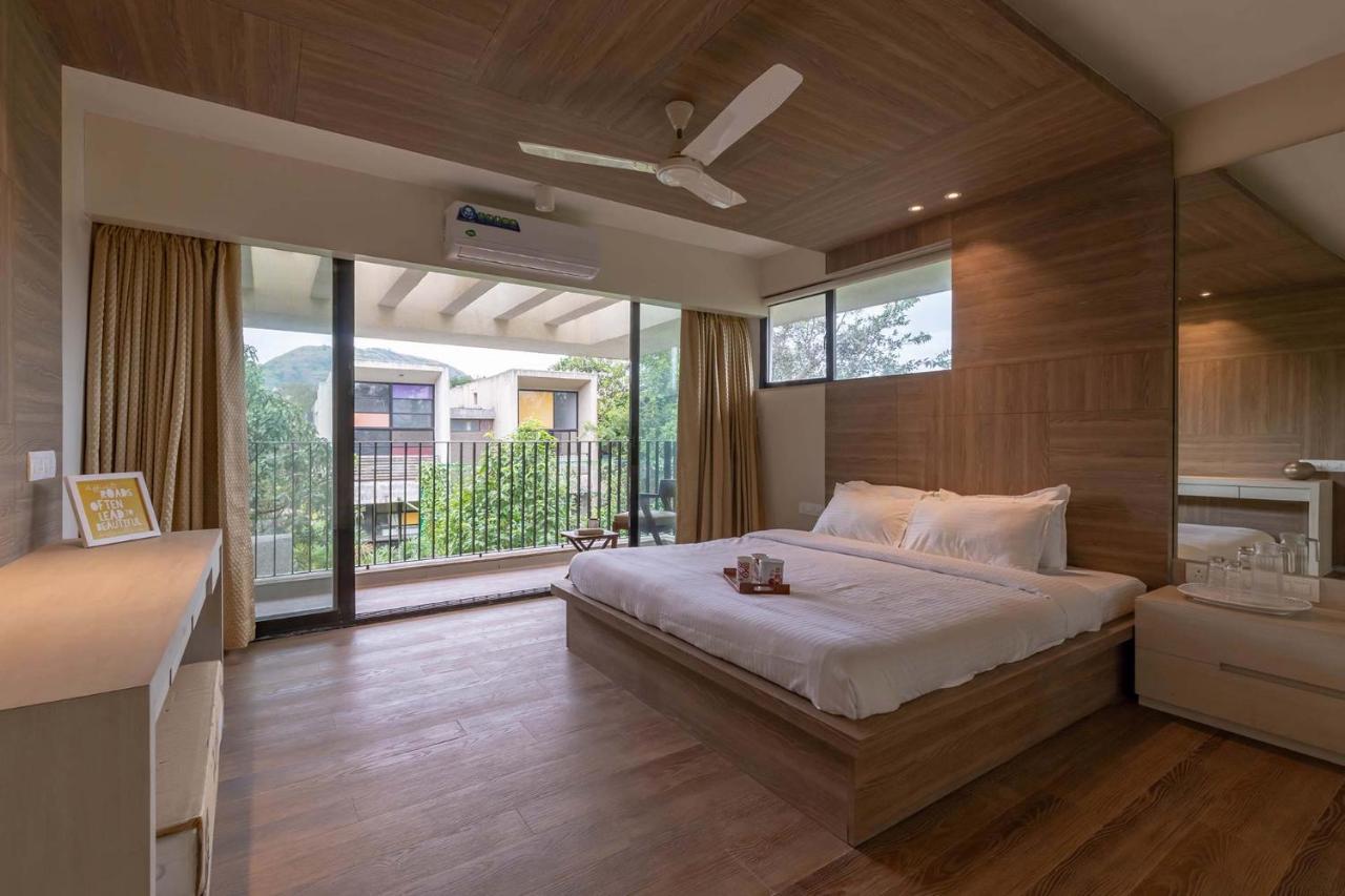 Villa Foresta By Stayvista With Modern Decor, Swimming Pool & Expansive Lawn For A Perfect Escape Lonavala Buitenkant foto