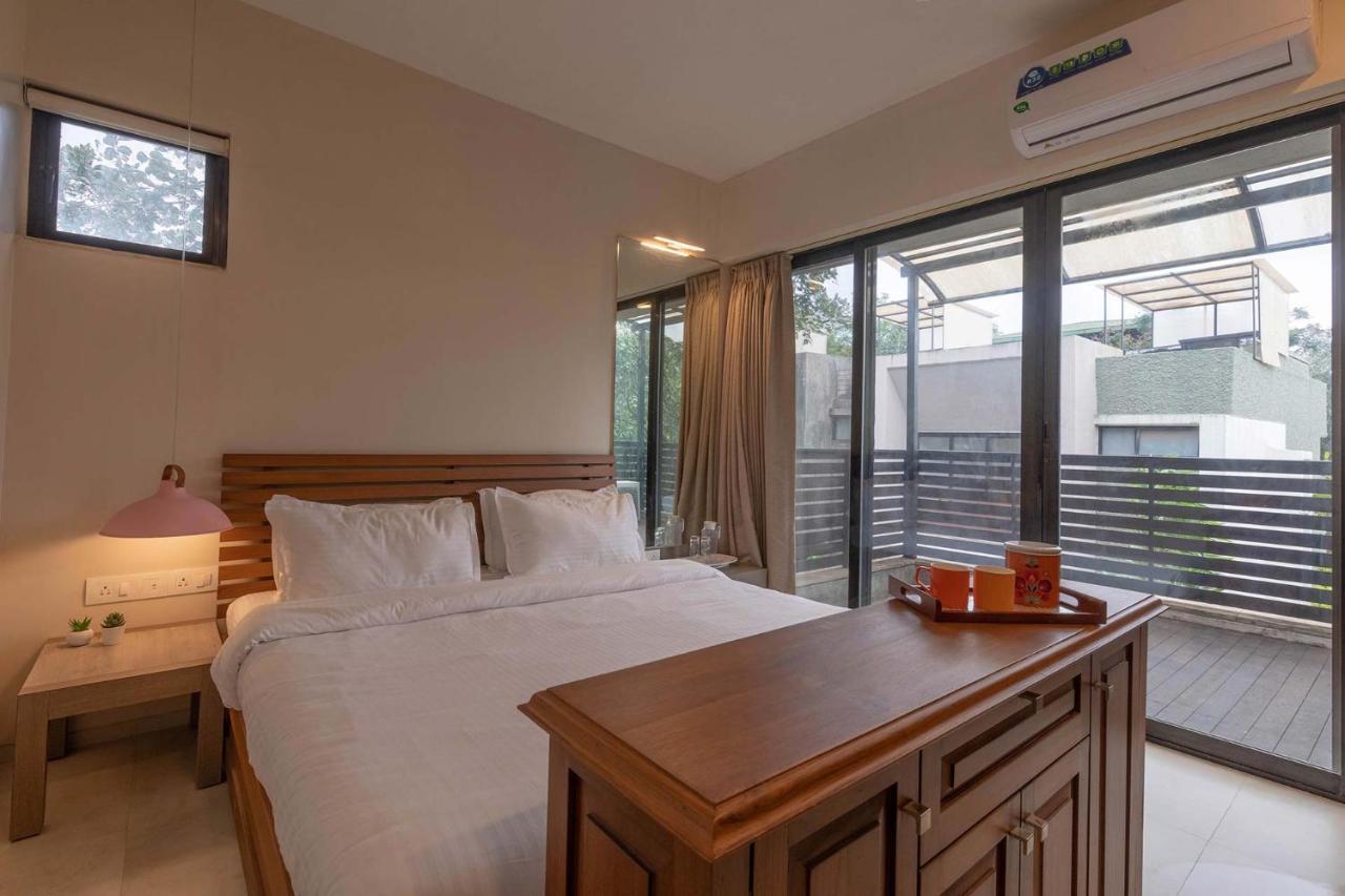 Villa Foresta By Stayvista With Modern Decor, Swimming Pool & Expansive Lawn For A Perfect Escape Lonavala Buitenkant foto