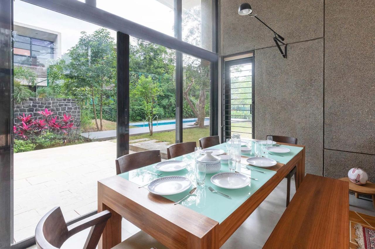 Villa Foresta By Stayvista With Modern Decor, Swimming Pool & Expansive Lawn For A Perfect Escape Lonavala Buitenkant foto